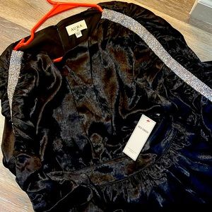 Black and silver dress never worn brand new with tags size small from Res Dress